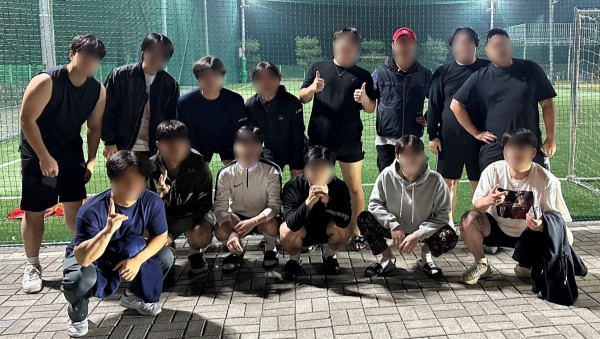 경기 고양시에 불법 콜센터를 차리고 피싱 범죄를 저지른 조직원들이 단합대회를 연 모습. 이들 대다수는 1999년~2000년생인 것으로 알려졌다./사진=서울경찰청 제공