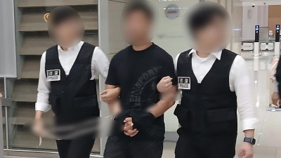 BTS 정국 주식 84억 털릴뻔, 회장님도 당해…380억 빼돌린 중국인 해킹총책