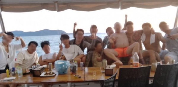 태국 파타야를 근거지로 활동한 사기 범죄단체 ‘룽거컴퍼니’ 소속 조직원들의 단체 활동 사진. [서울경찰청 제공]